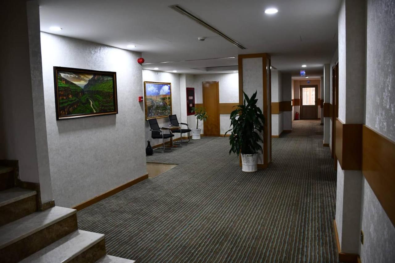 Hotel Hilen De Ville Erbil Exterior foto